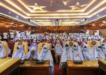 Hundreds of kidnapped Nigerian schoolgirls freed