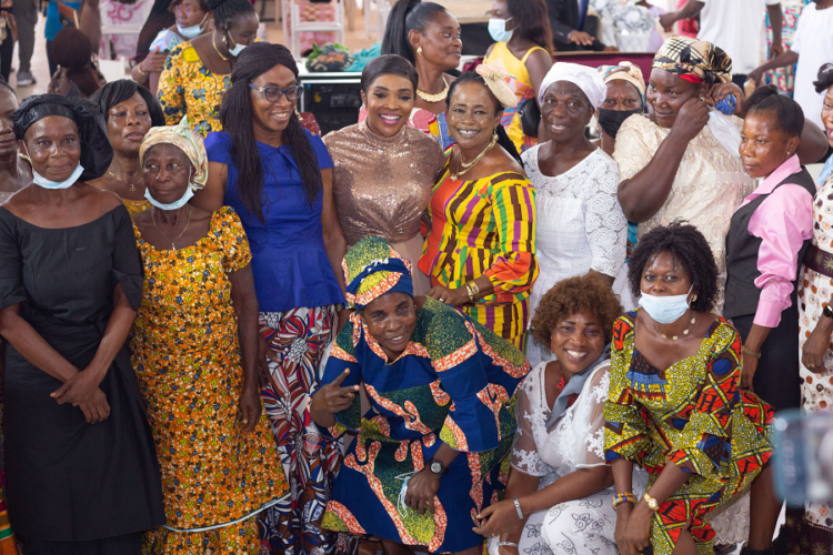 MOTHER’S DAY: Jayana donates to widows, aged women at Christian Praise International Centre