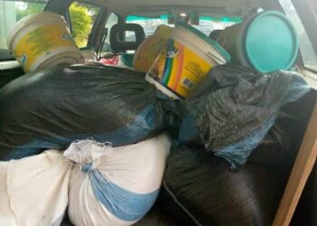 E/R: Matron absconds after St. Paul’s students impounded taxi loaded with stolen food items