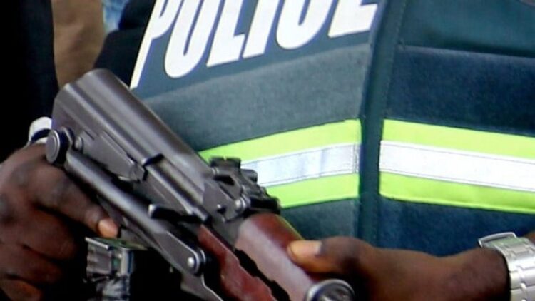 A/R: Suspected notorious armed robber shot