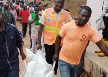 B/R: Mother and child die after building collapse