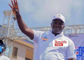 Bryan Acheampong honored for championing cause of teachers in Eastern Region