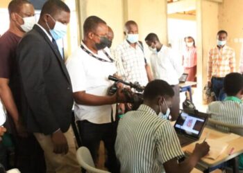 Ashanti Region schools get 200 tablets, teachers get 40 laptops