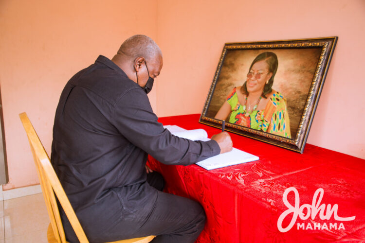 Ex-President John Dramani Mahama signs book of condolence for late Ama Benyiwa Doe