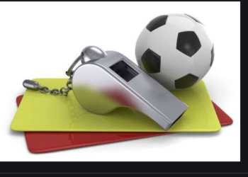 Suspended Referee Godwin Kpodo officiates Okwahu vs Kwaebibirem match