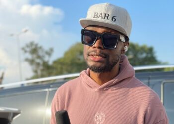 E.L arrives in Ghana ahead of BAR Concert at Live Konnect