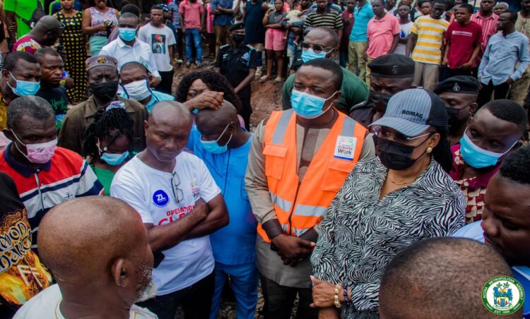 AMA boss visits Timber Market fire scene, pledges gov’t support for victims