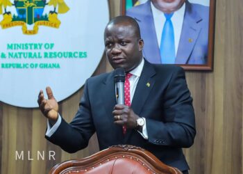 Lands Minister pledges continuous support for media team