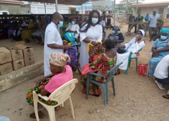 La Dadekotopo MP celebrates Christmas with elderly