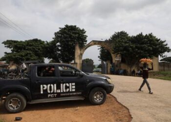 Gunmen shoot dead 16 worshippers in Nigeria