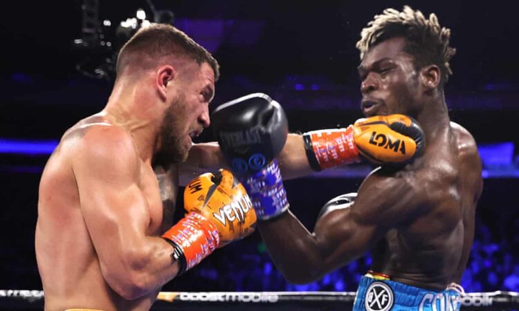 Vasiliy Lomachenko beats Richard Commey by unanimous decision