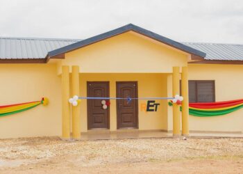 E/R: Deputy Minister for Energy commissions 17 basic schools at Abomosu