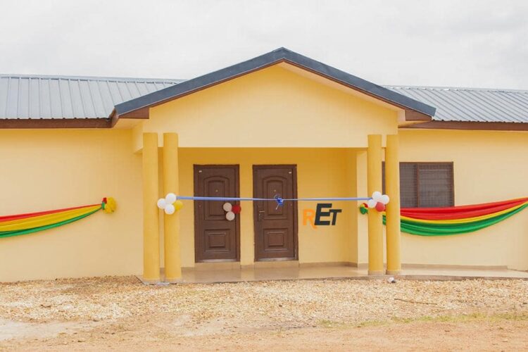 E/R: Deputy Minister for Energy commissions 17 basic schools at Abomosu