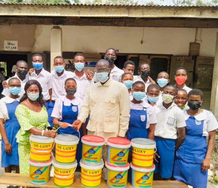 Nana Ofori Atta donates paints to Winneba University Practice School
