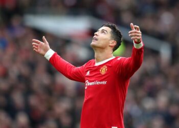 Ronaldo scores hat-trick as Man United beat Tottenham