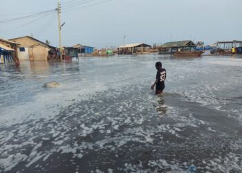 V/R: Many displaced as tidal waves hit Ketu