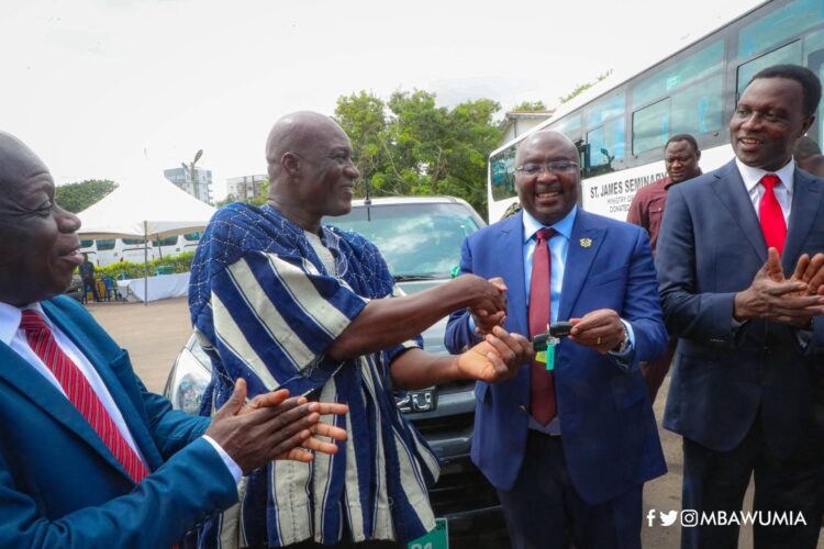 Veep Bawumia hands over 75 buses, 5 pickups to some selected Senior High Schools