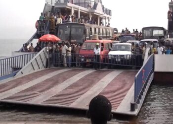 E/R: Truck drivers accuse Volta Transport Company over high charges on Afram River Pontoon