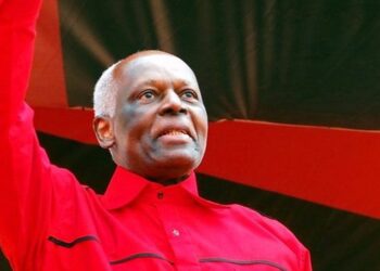 Funeral for Angola ex-president amid family row