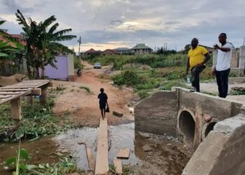 A/R: Atwima Kwanwoma MP inspects Ampabame No. 1 Bridge