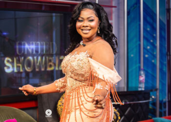 Empress Gifty, Delay lock horns on social media