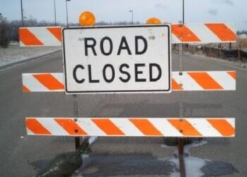 Teshie residents take GH₵2 toll from drivers to unblock main road