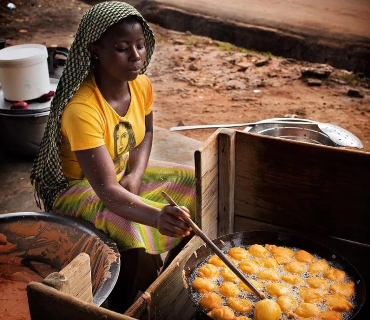 ‘Bofrot’ sellers demonstrate over high cost of cooking oil
