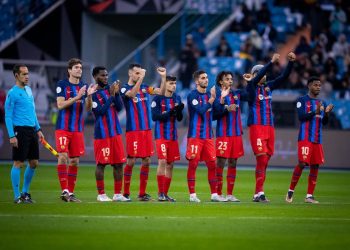 Barca win to set up Super Cup Classico final