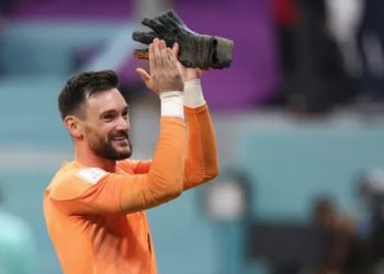 Tottenham keeper Lloris retires from France duty