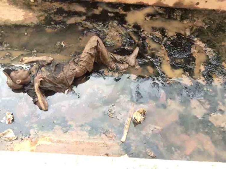 E/R: Unidentified man found dead in gutter near Kade Goil fuel station