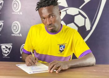Jonathan Sowah signs three-year deal with Medeama SC