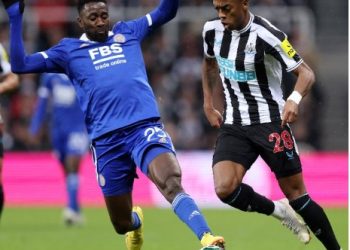Newcastle beat Leicester to reach EFL Cup semis