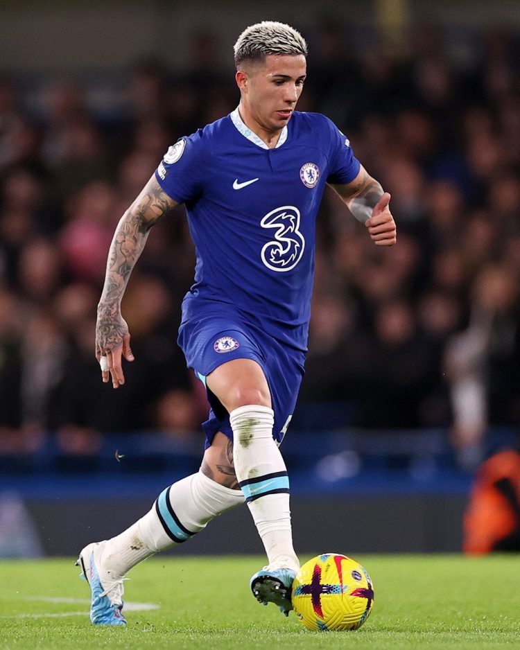 Fernandez makes debut as Chelsea held by Fulham