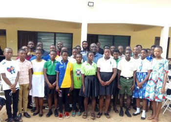 Mpraeso MP supports best performing BECE students in Kwahu South