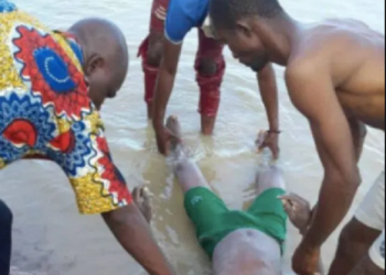 Boat carrying 20 mourners capsizes on Volta Lake