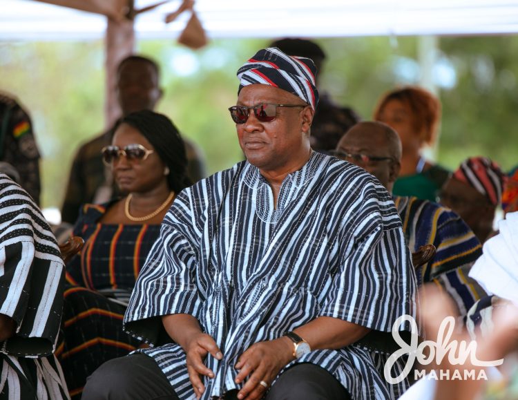 John Mahama pleads with newly enskinned Yagbonwura to ensure settling of territorial disputes