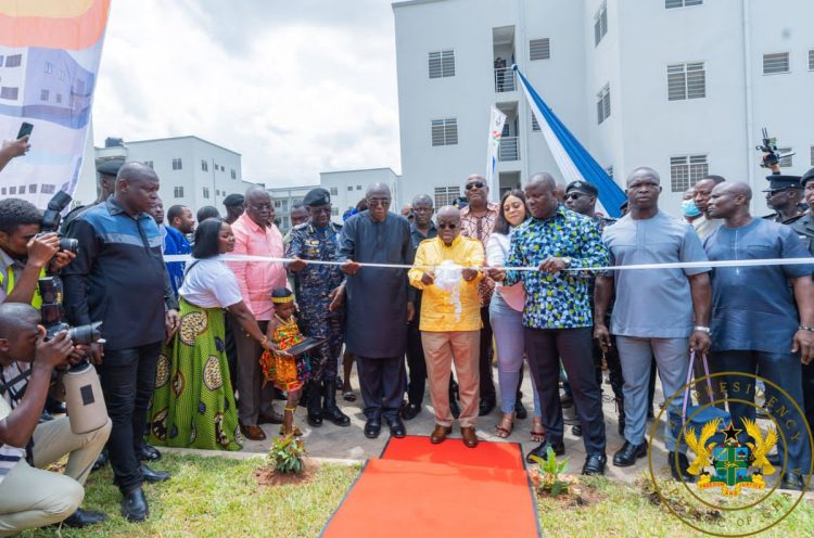 Akufo-Addo commissions new police barracks at Kwabenya