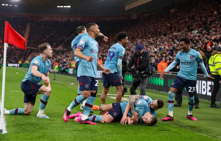 Burnley beat Middlesbrough to seal Premier League promotion