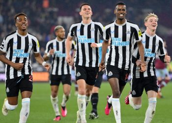EPL: Newcastle hit five past West Ham to pile pressure on Moyes