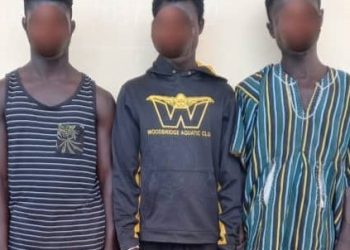 W/R: Police arrest 4 for attacking an officer