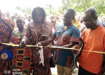 C/R: Twifo Atti-Morkwa DCE commissions 3-unit classroom block at Twifo Otukrom