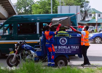 Zoomlion workers clean streets in Accra ahead of World Env’tal Day