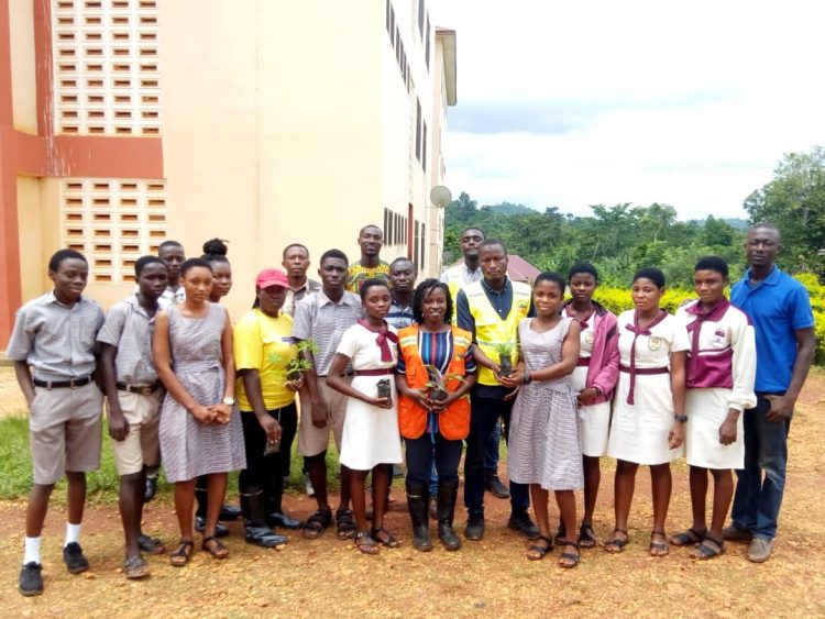A group picture of Mrs. Adelina Arhin, soke staff of the EPA and students of Fodoa Community Day SHS
