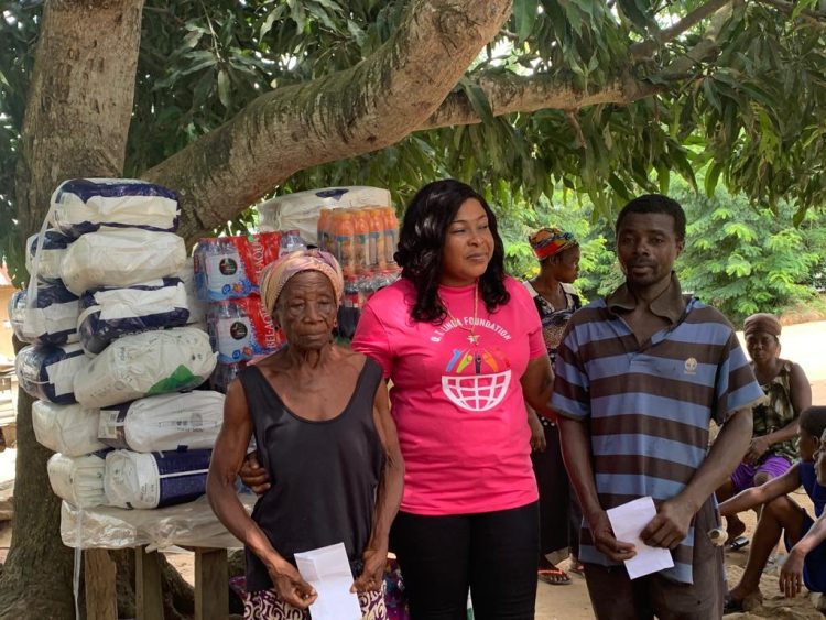 OT Linda Foundation donates to widows