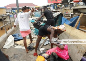 AMA officials eject squatters from walkways at Nkrumah Circle