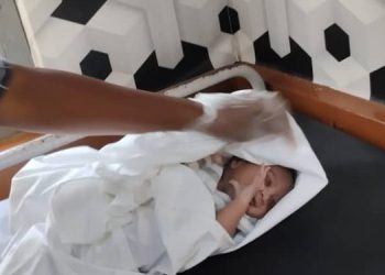 E/R: Mother abandons newborn baby at pastor’s doorstep, threatens suicide