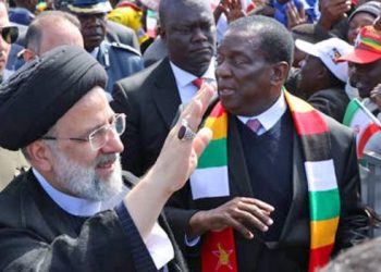 Iranian president promises Zimbabwe a tractor factory