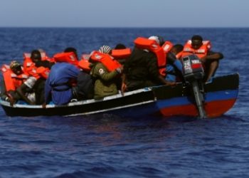 Boat carrying 200 migrants missing near Canaries