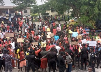 Offinso South: Residents protest over poor roads network