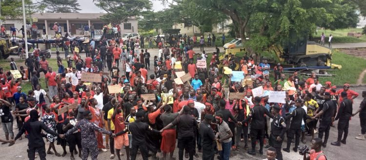 Offinso South: Residents protest over poor roads network